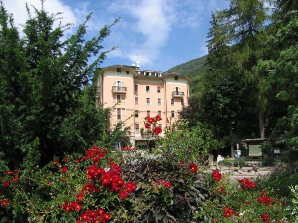 Limone Palace Aparthotel Лимоне Пиемонте Екстериор снимка