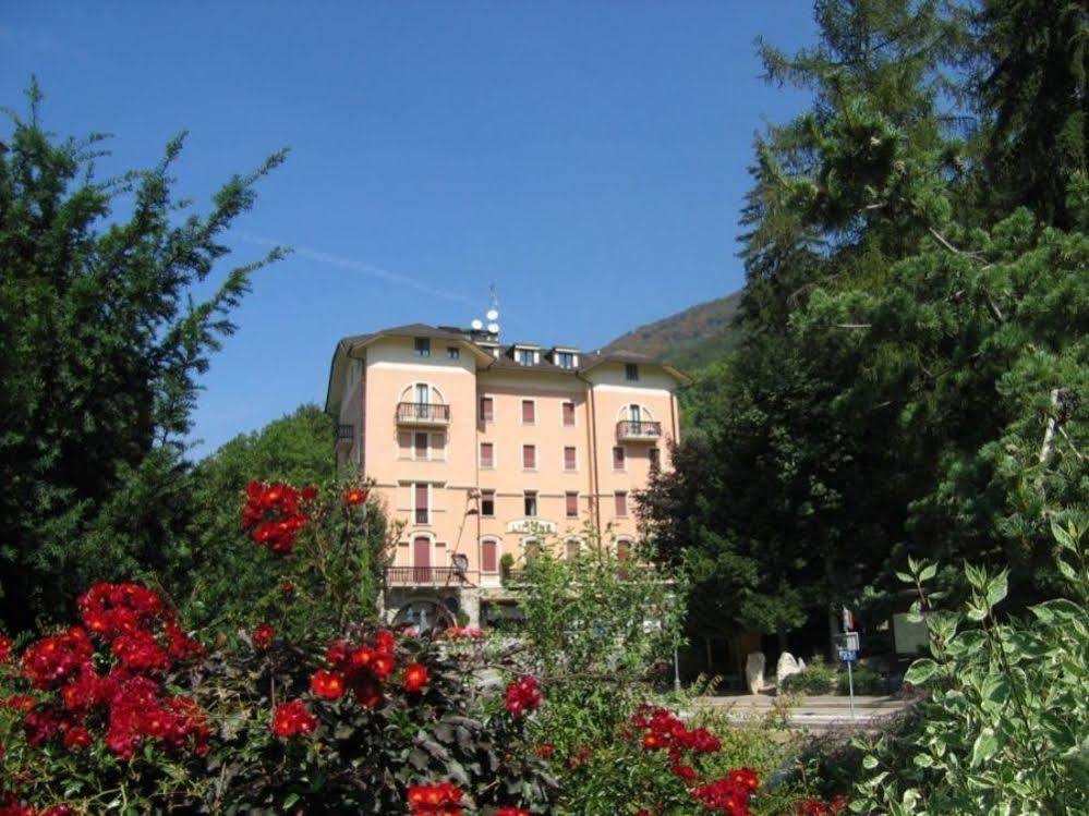 Limone Palace Aparthotel Лимоне Пиемонте Екстериор снимка